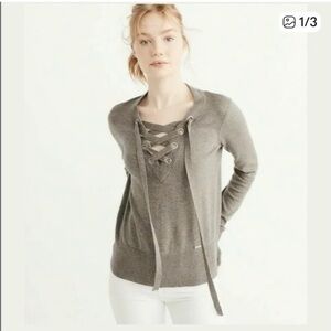 Abercrombie & Fitch Lace-Up V-neck sweater